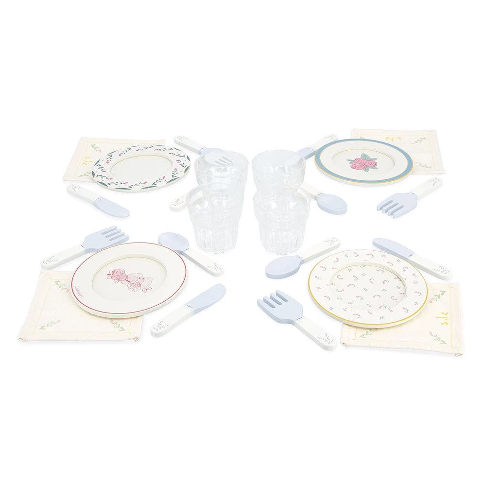 Grandma Dinnerware Tea Case