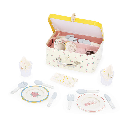 Grandma Dinnerware Tea Case